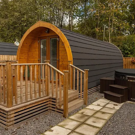 Livi Pod Woodland Kamp alanı Carlton Miniott